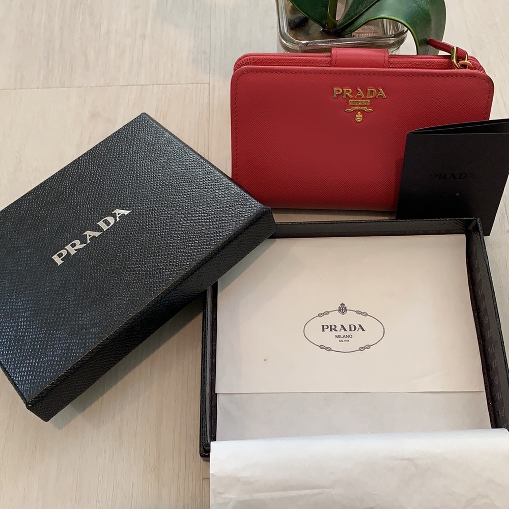 Prada Saffiano Leather wallet - Picture 13 of 17